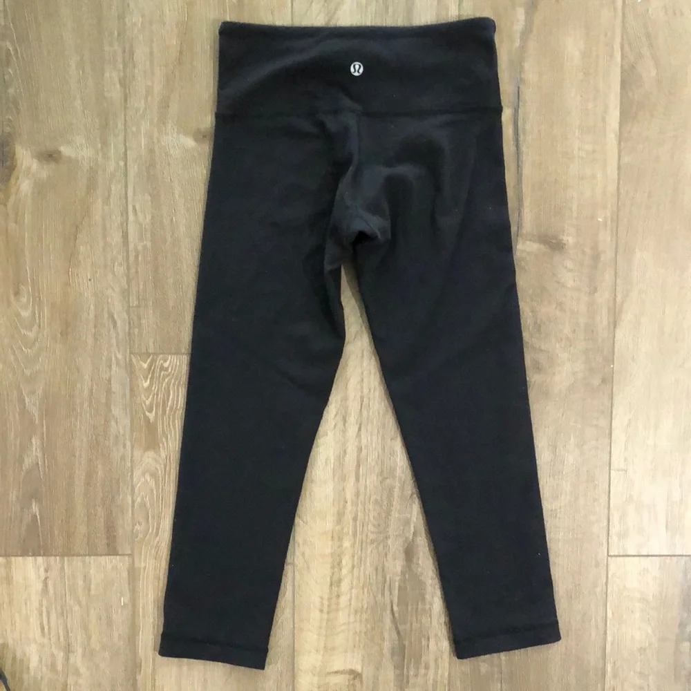 Like new - LULULEMON Black Wunder Under Leggings - Picture 1 of 9